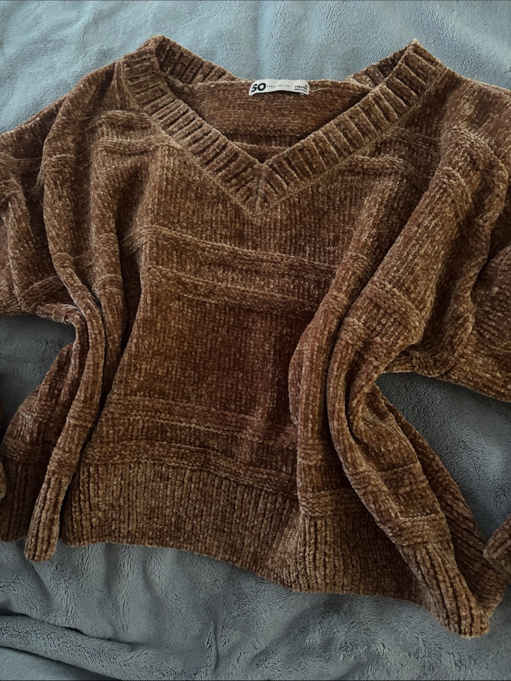 SO V-Neck Chenille Sweater in Brown | Women’s cropped Sweater | Knit/Cable